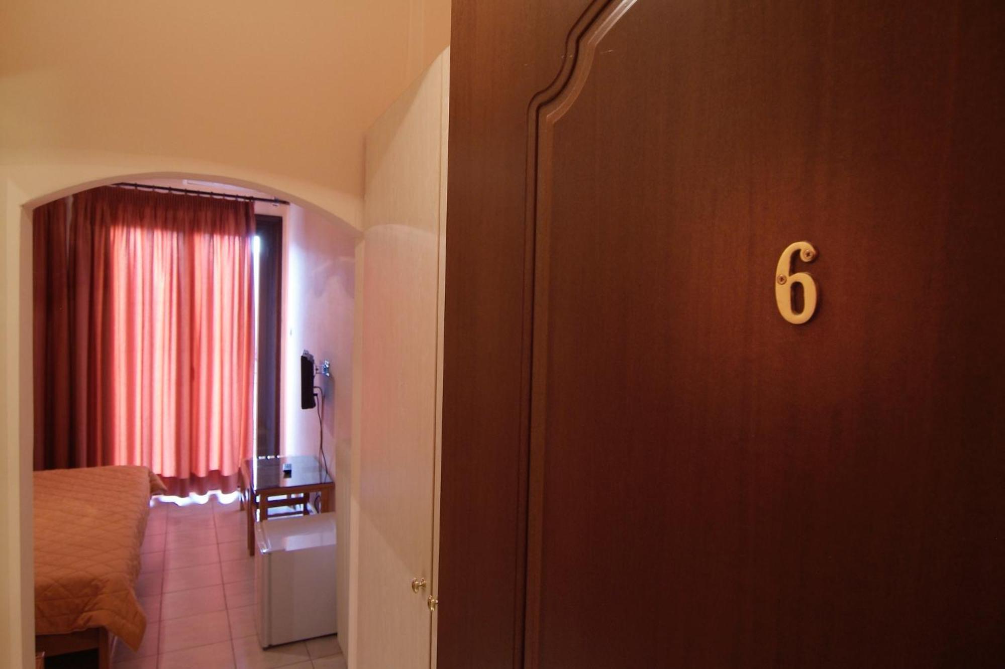 Hotel Varonos Delphoi Kültér fotó