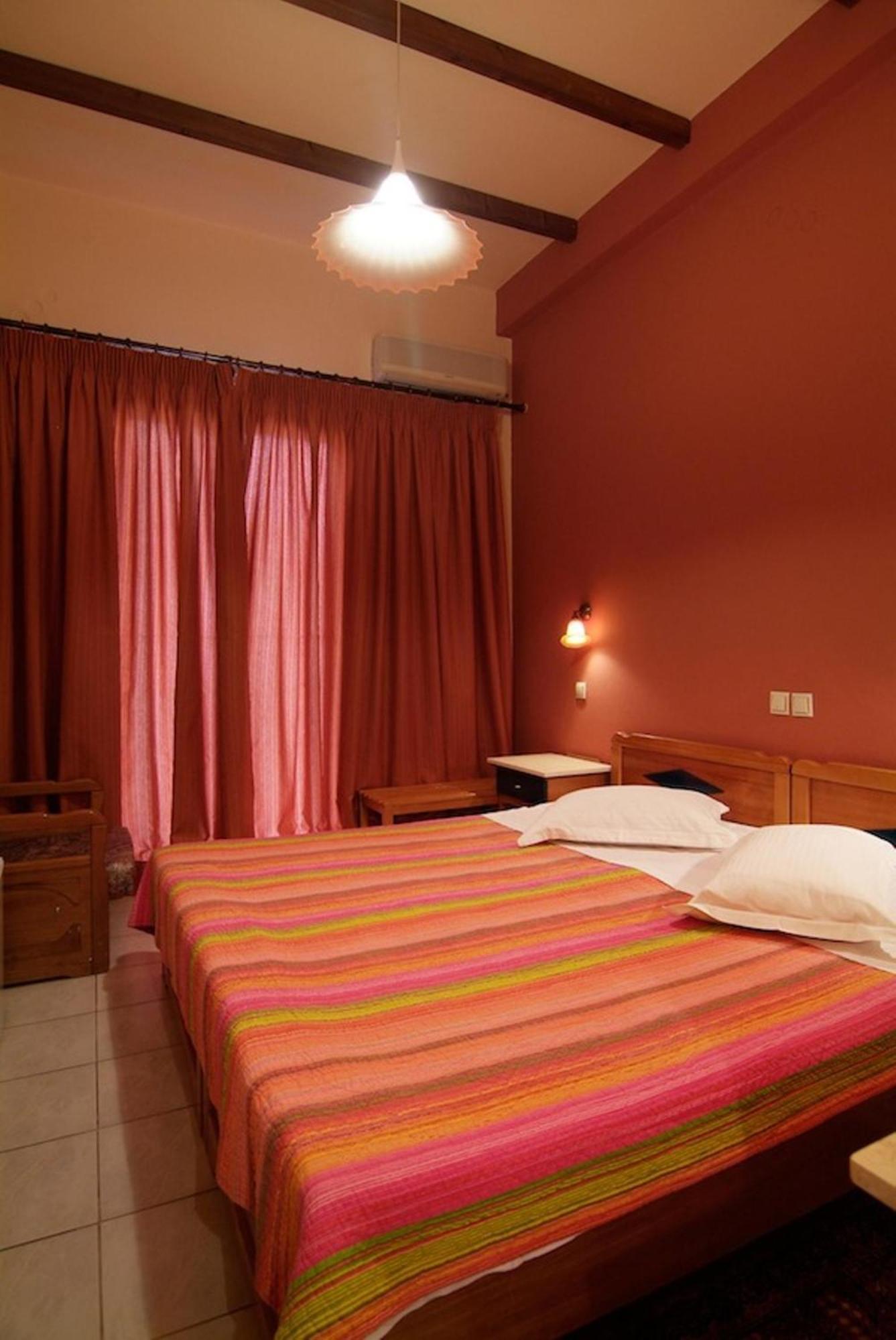 Hotel Varonos Delphoi Kültér fotó