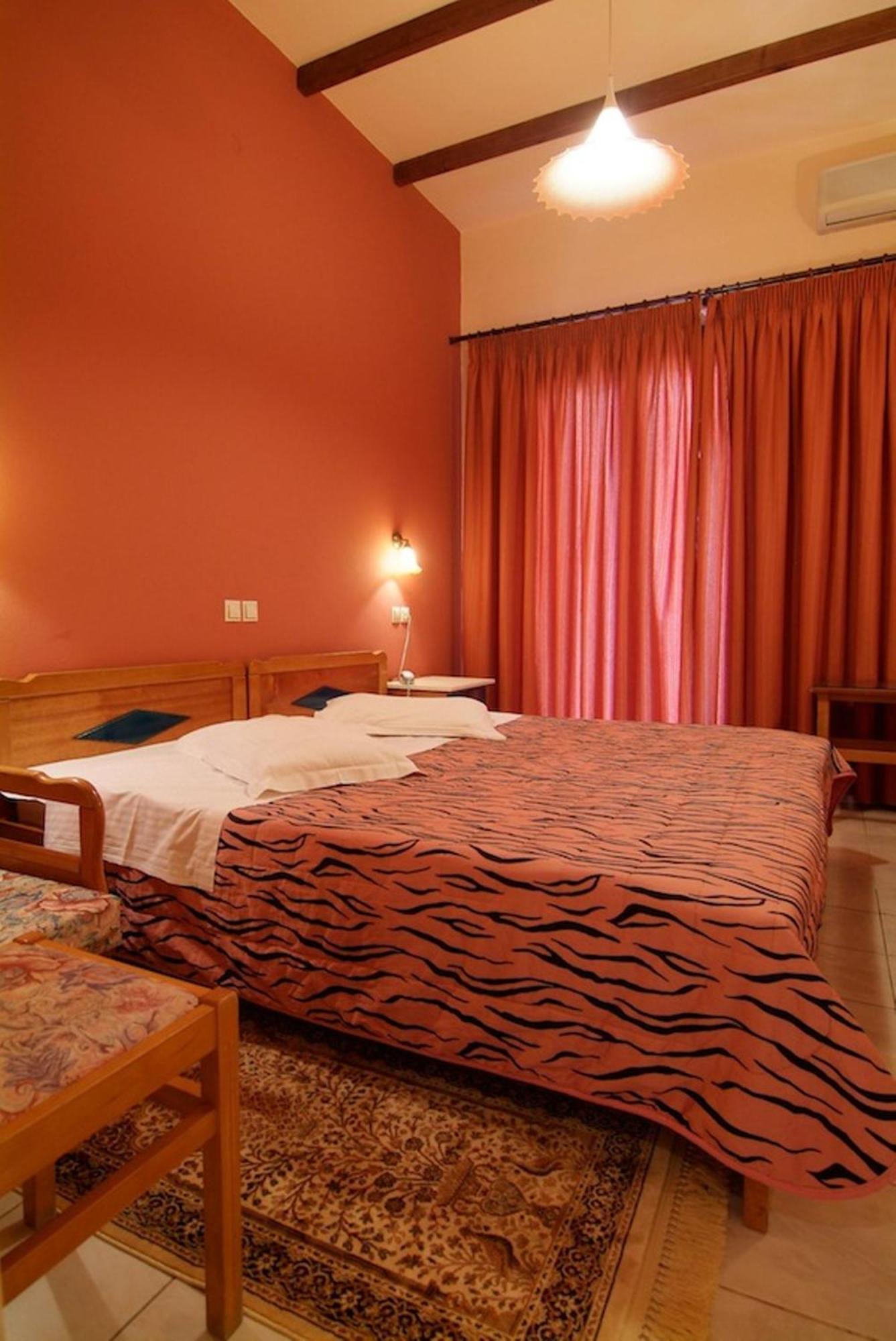Hotel Varonos Delphoi Kültér fotó